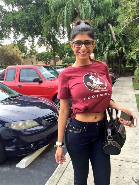 mia khalifah sex|Mia Khalifa New Porn Videos